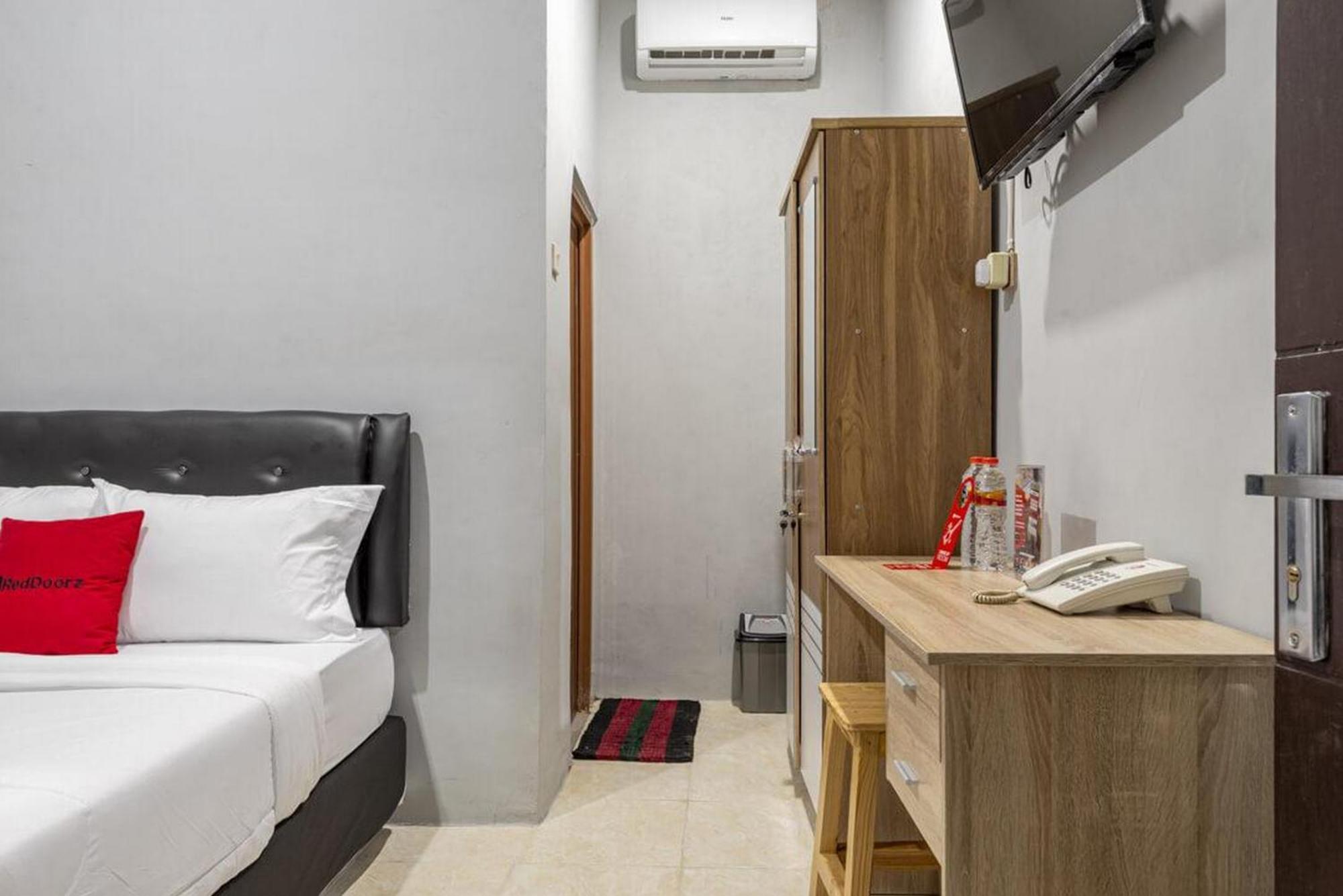 Reddoorz @ Jemursari Surabaya 2 Εξωτερικό φωτογραφία